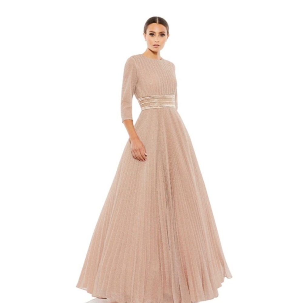 MAC DUGGAL Dress Size 4 Evening Gown
Cream Pink Shimmering A Line